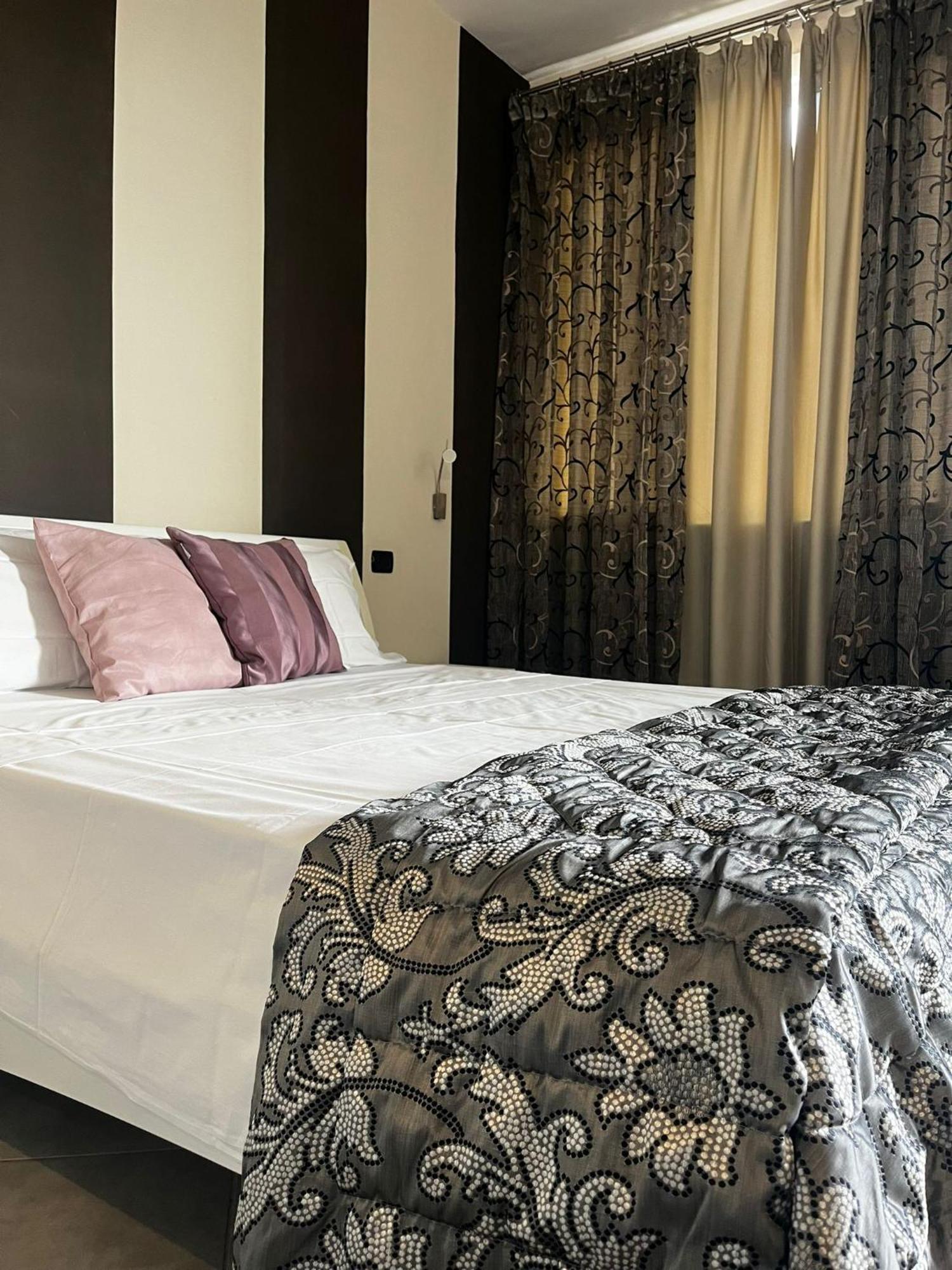 Hotel Saturday Palma Campania المظهر الخارجي الصورة